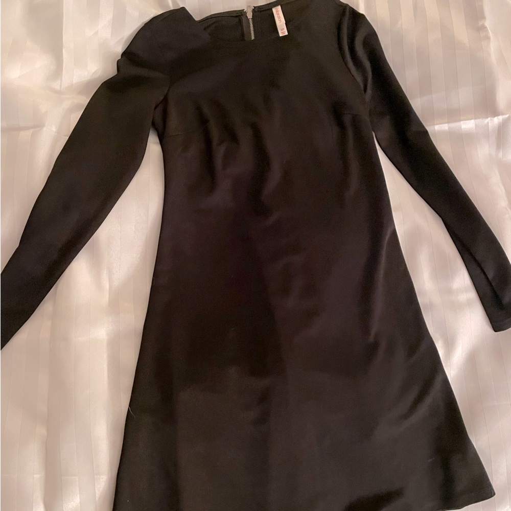 Classic black A-line dress. Flattering adorable fit.